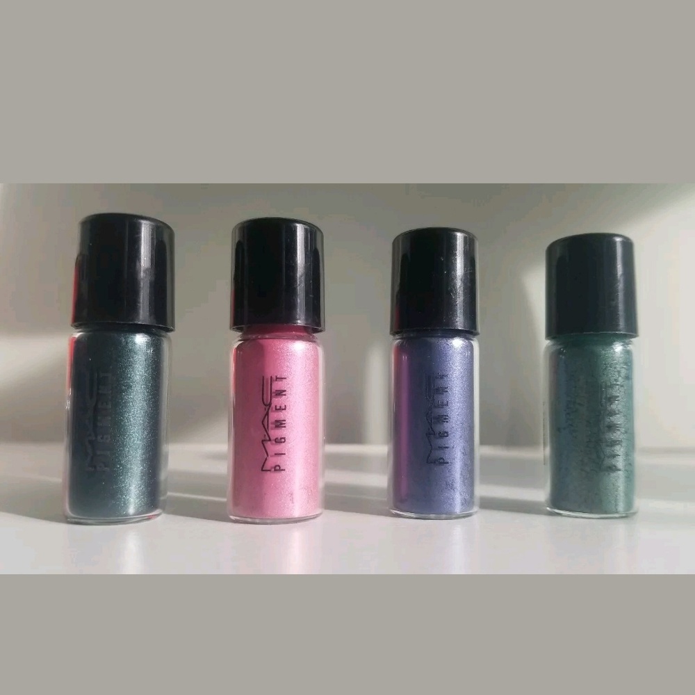 DISCONTINUED MAC Miniature Eye Pigment Collection